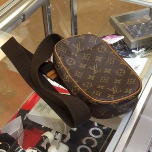Louis Vuitton Monogram Gange Fanny Pack Bumbag COA